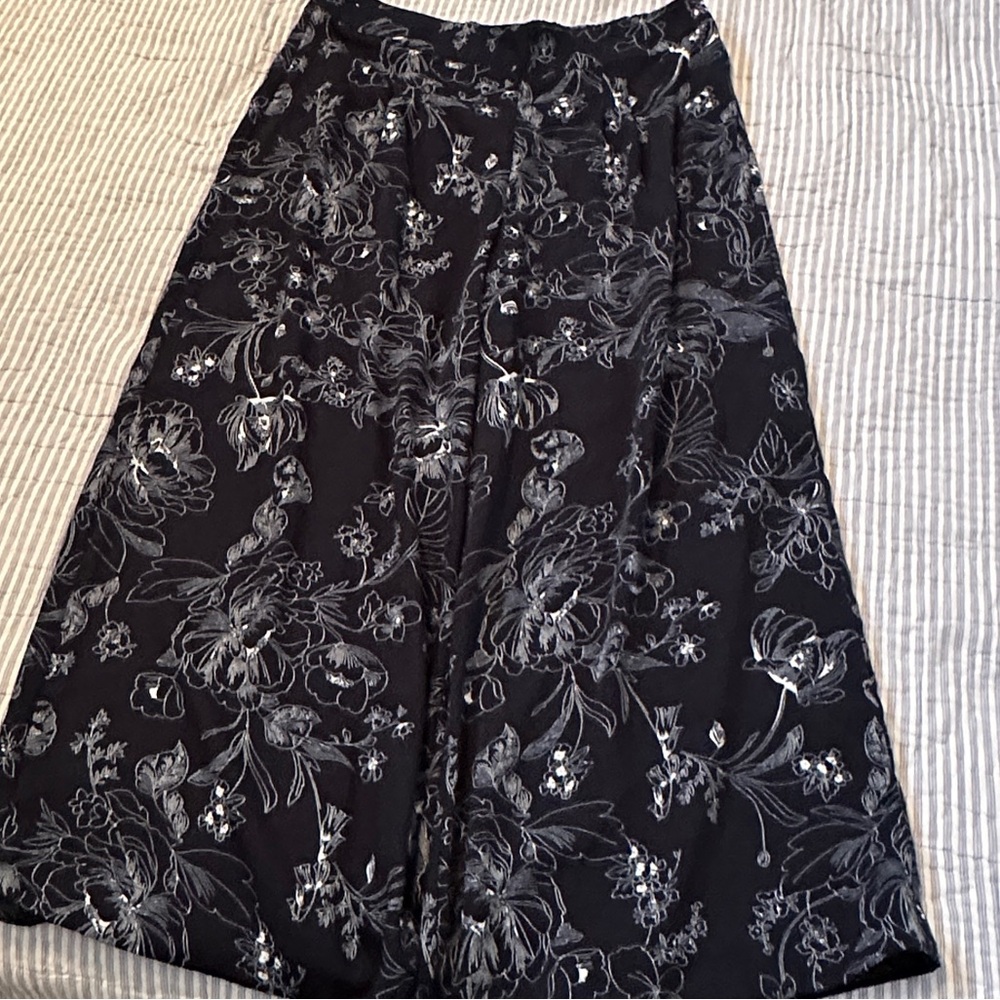 Gauchos - Liz Claiborne wide leg pants skirt - Midi - size 12 blue white floral